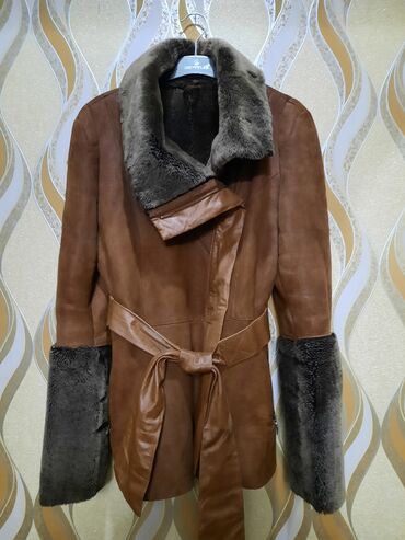 пальто женское: Пальто M (EU 38), цвет - Коричневый