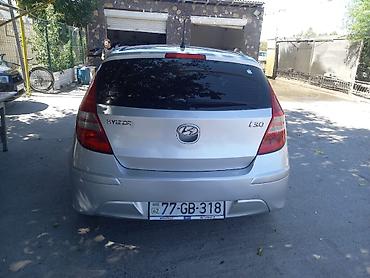 Hyundai i30 hatchback - Kuzov: 5 qapılı hatchback, gümüşü rəng -