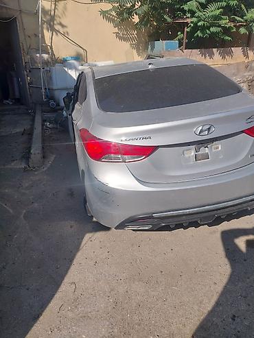 qəzali: Hyundai Elantra 2011 Qezali satlir YPX Aryisi var — 9