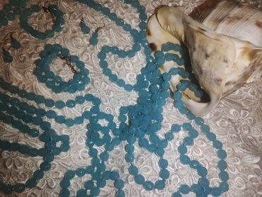 Tar: Tebii dawlar xolsidon 55 manat ve bijuterialar — 13