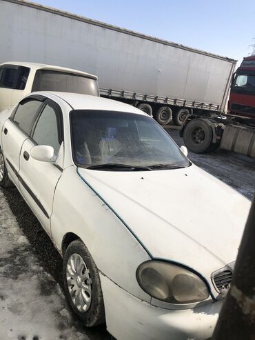 автомобиль ланос: Daewoo Lanos: 1997 г., 1.5 л, Механика, Бензин, Седан