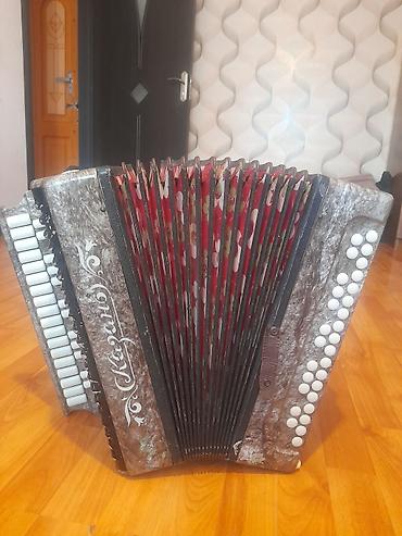 meta eynek: Kazan markalı bayandır (akkordeon) - Korpus: boz-mərmər naxışlı — 1