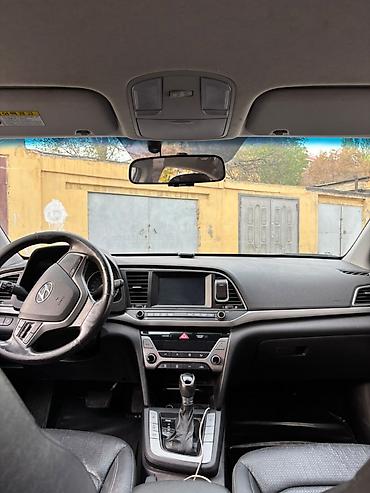 ford focus rs: Hyundai Avante: 1.6 l | 2016 il Sedan — 6