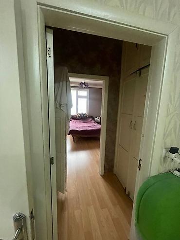 Köhnə tikili: Bakı, 2-ci mikrorayon, 3 otaqlı, Köhnə tikili, m. Memar Əcəmi, 75 kv. m — 3