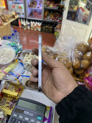 Apple iPhone: IPhone 12 Pro, Новый, 128 ГБ, Белый, Чехол, 78 % — 9