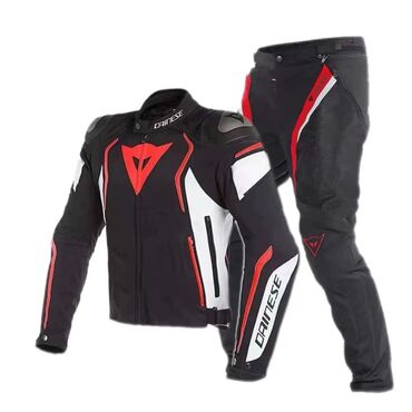 мото комбинезон: Фирменный комбинезон Dainese. С подкадами, хорошая защита