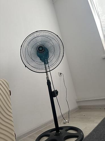 table fan: Напольный вентилятор с регулируемой высотой и наклоном головы — 1