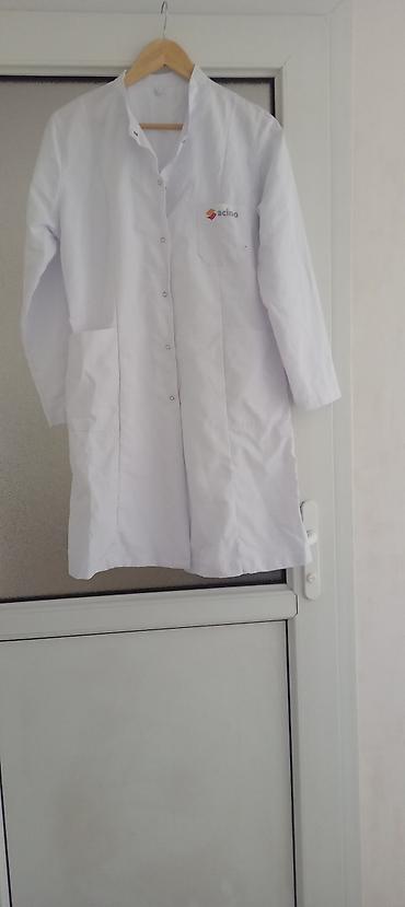 Tibbi geyim: Ağ laboratoriya xalatı – “acino” loqolu - Rəng: ağ - Model: düz — 2