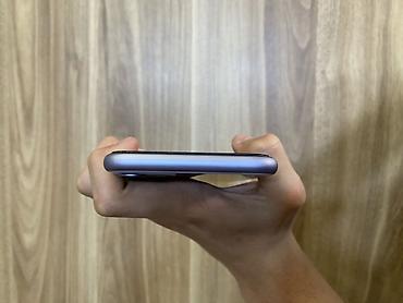 Apple iPhone: IPhone 11 — 6