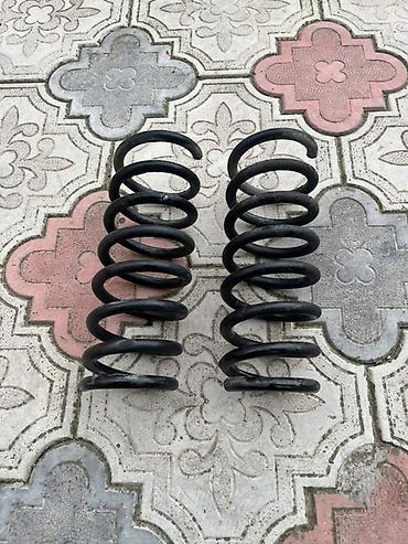 kia maşın: Kia ceed heçbek üçün arxa yaylar. Bir diş kəsilib, maşına vidli duruş — 1