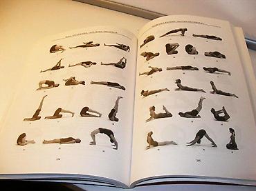Sport & Hobby: YOGA za zdravlje i lepotu duha i tela Asana, PranayamaOsam udova yoge — 3