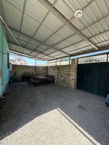 evlerin tikintisi: 3 otaqlı, 72 kv. m, Orta təmir