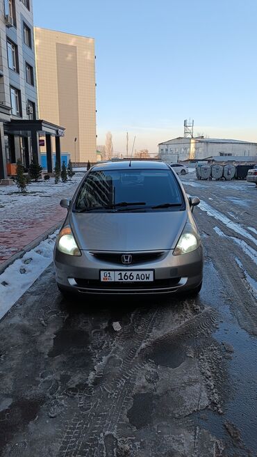 ханда сервы: Honda Fit: 2004 г., 1.3 л, Вариатор, Бензин, Седан