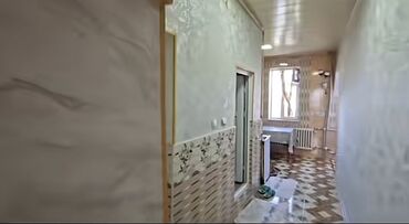 Otaqların satışı: Satılır: Mənzilin giriş hissəsi və dəhlizi - Geniş, işıqlı dəhliz — 13