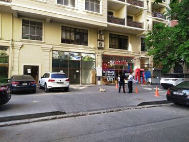 Digər kommersiya daşınmaz əmlakı: Nərimanov rayonu 2 mərtəbəli,sahəsi 100 kv/m olan, 2 otağlı obyekt — 15