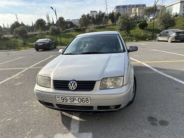 Volkswagen: Volkswagen Bora: 2 l | 2000 il Sedan