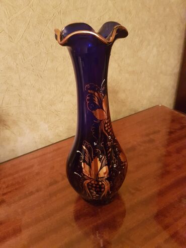 Vazalar: ○ G Ü L D A N ○ Rusiya istehsalı. Hündürlüyü - 34 sm. Qiyməti - — 6