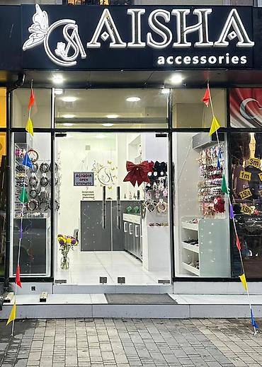 stend vitrin: AİSHA Accessories – zərgərlik və aksessuar mağazası Məhsul — 1