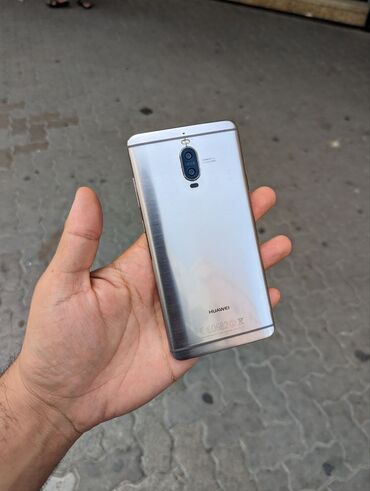 телефон хамер: Huawei Mate 10, Б/у, 128 ГБ, цвет - Серебристый, 2 SIM