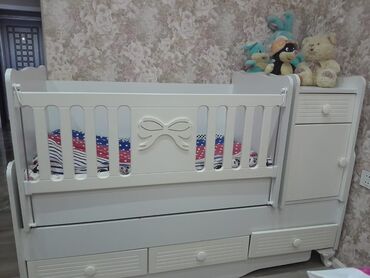Uşaq və gənc otağı üçün dəstlər: Oğlan və qız üçün, İşlənmiş, Çarpayı, Matras ilə