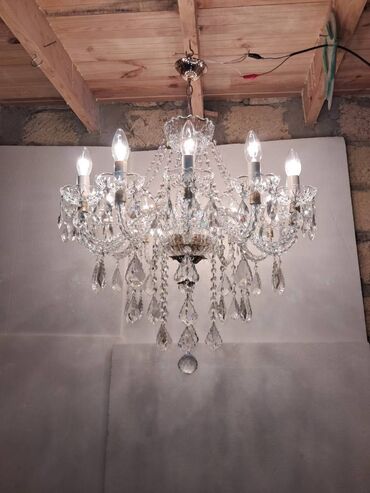 Şəkil və rəsmlər üçün çərçivələr: Çılçıraq, 10 və daha çox lampa