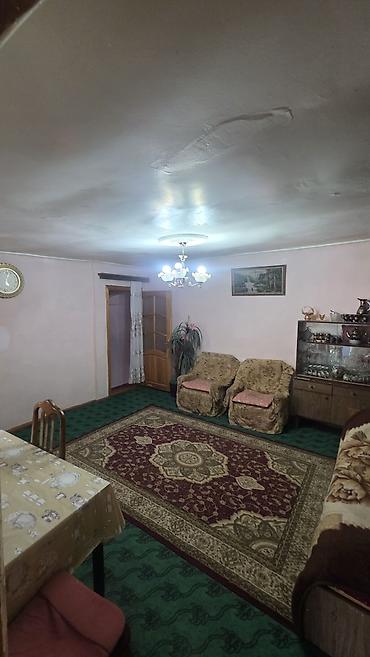 qubada hovuzlu ev: 2 otaqlı, 55 kv. m, Orta təmir — 10