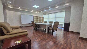 Kommersiya daşınmaz əmlakının satışı: Xətai metrosuna bir neçə addımlıq məsafədə, şəhərin prestijli biznes — 12