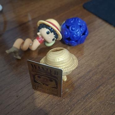 киндер джой ван пис коллекция: Набор сувениров по вселенной One Piece (Луффи): - Мини-фигурка Луффи в — 1