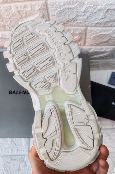 Patike: Balenciaga, 38 — 11