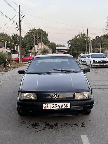 аренда авто спарк: Volkswagen Passat: 1989 г., 1.8 л, Механика — 1