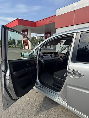 6 дыр: Honda Stepwgn: 2009 г., 2 л, Автомат, Бензин, Вэн/Минивэн — 2