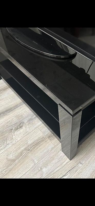 hamam ucun aksessuarlar: Qara şüşə TV stendi - Material: parlaq qara temperli şüşə üst lövhə — 3