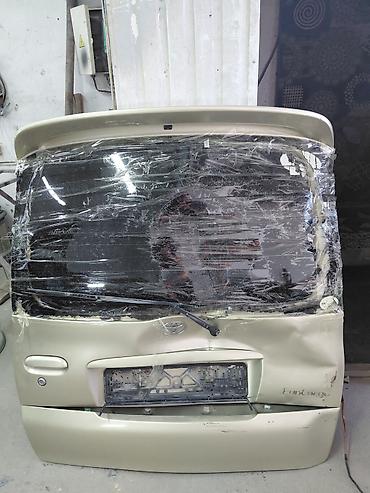 тайота финкарго: Задняя дверь (крышка багажника) в сборе для Toyota FunCargo — 1