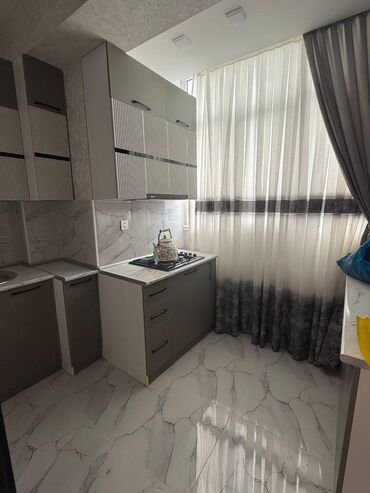 Uzunmüddətli kirayə mənzillər: Həzi Aslanov metrosunun yanında Xudu Məmmədov küçəsində 2 otaqlı — 8