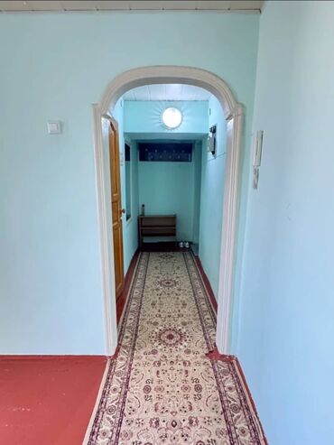 квартиры политех: 1 бөлмө, 30 кв. м, Хрущевка, 4 кабат, Косметикалык ремонт