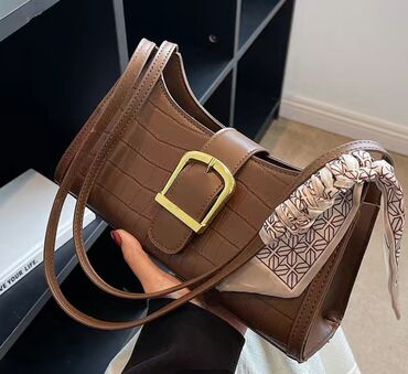 сумку бренд: Модная сумка от бренда MONTI