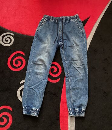 Cinslər: Kişi Paltarları Satılır. 1 şəkil: razmer 30 (S); 7 AZN. 2 şəkil — 6