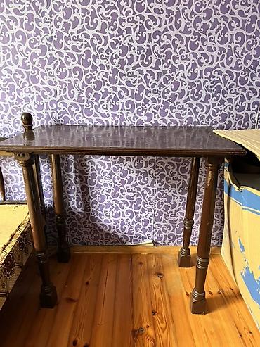 Masalar: Taxta masa - Material: tam ağac, tünd rəngli laklı səth - Üst hissə — 1