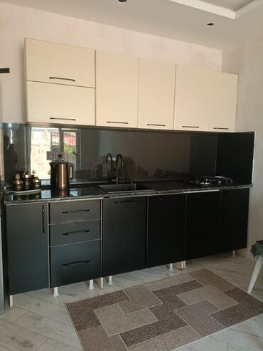 işlenmiş metbex mebelleri: Tecili metbex mebeli 350 manata satilir. Ölçü 2.60.ustunde tek