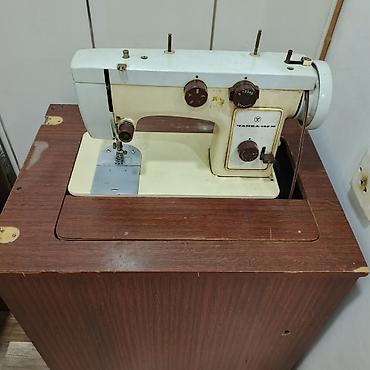 carx: Çayka 142M tikiş maşını – quraşdırılmış şkafla - Model: Чайка 142М — 2