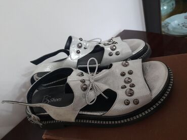 обувь columbia: Bsshoes .Фирменные кожаные басоножки. Размер 39 .Один раз только