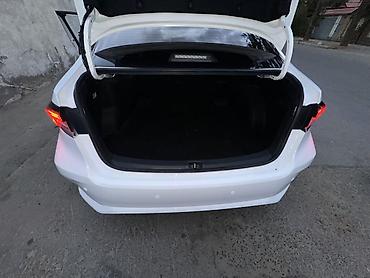 corola: Toyota Corolla: 2022 г., 1.8 л, Вариатор, Гибрид, Седан — 4
