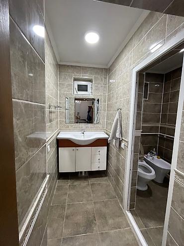 Продажа коттеджей и домов: 🏡 *Продается дом в Золотом Квадрате!* 📍 Ул. Айдаралиева 8 (между — 20