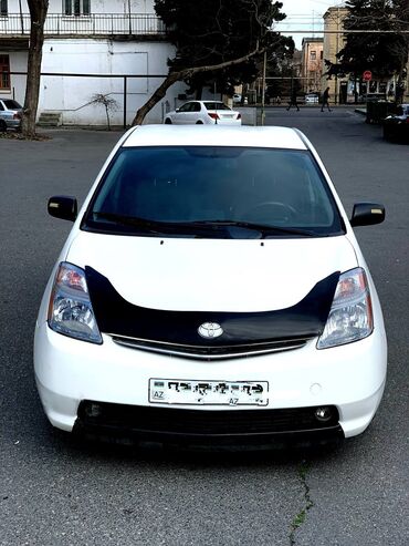 maşın yataq: Prius spoler kapot ustu