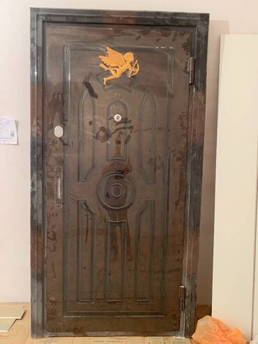 Входные двери: Для квартиры Б/у Входная дверь 90х205 см With peephole, Самовывоз