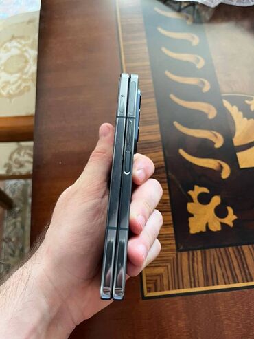 z fold 3: Samsung Galaxy Z Fold 4, 256 GB
