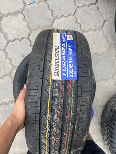 Шины: Шины 235 / 45 / R 18, Лето, Комплект, Легковые, Таиланд, Bridgestone