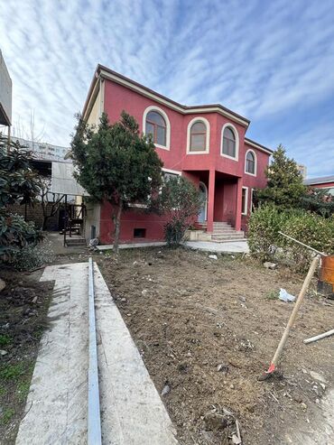 Uzunmüddətli kirayə evlər: 240 kv. m, 7 otaqlı, Kombi, Qaz, İşıq — 1