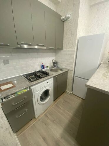 Uzunmüddətli kirayə mənzillər: Yeni Günəşli D massivində yerləşən, Yeni tikili Xəzər İnşaat 2 də, 2 — 5