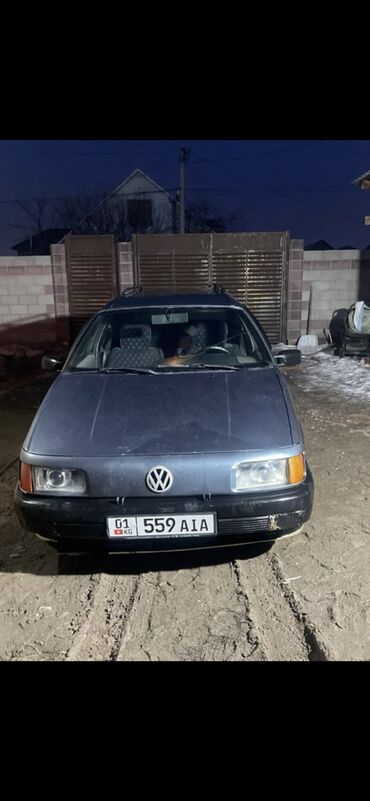 Volkswagen Passat: 1991 г., 1.8 л, Механика, Бензин